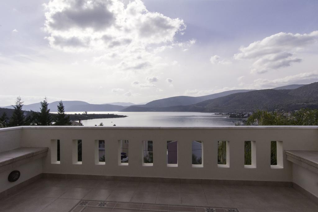 Villa Maira Luxurious With Private Swimming Pool Kórfos Exterior foto