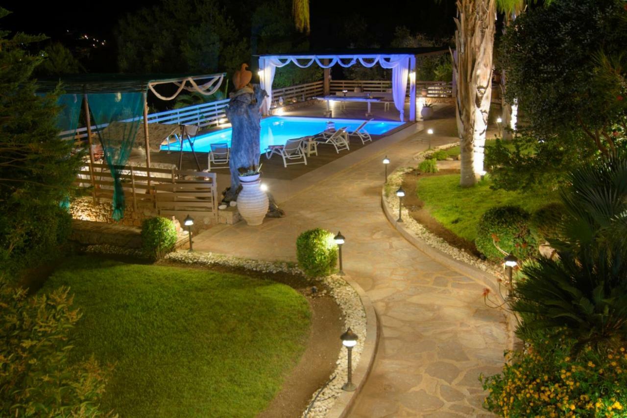 Villa Maira Luxurious With Private Swimming Pool Kórfos Exterior foto